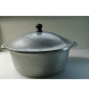 Vintage Kitchen Super Maid Aluminum 3 Quart Metal Dutch Oven Mid Century